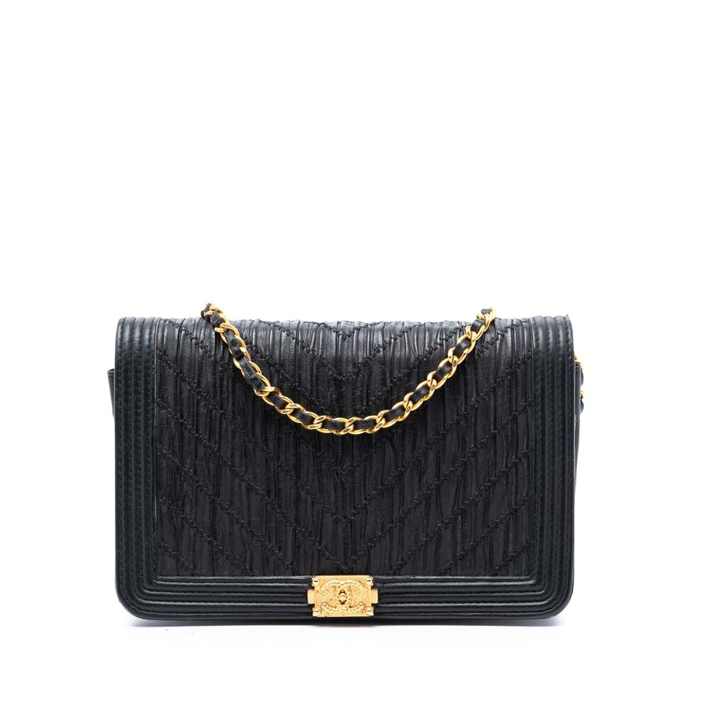 Pre-Loved Chanel Pleated Crumpled Chevron Calfskin Le Boy Wallet On Chain